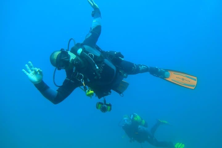 Discover Scuba Diving in Albufeira: Introductory Boat Dives on Algarve Reefs photo 2