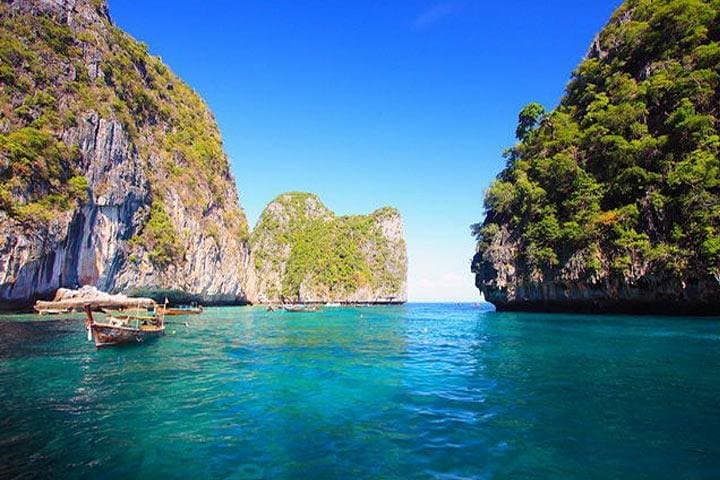 Sunrise Phi Phi Island Speed Boat Private Tour: Maya Bay, Bamboo Island & Snorkel photo 3
