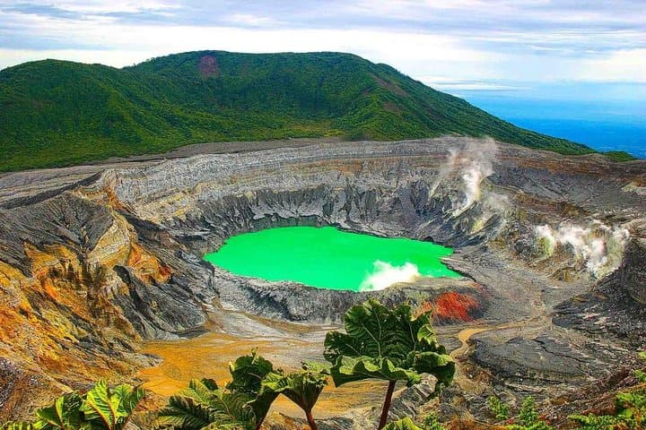 Cartago Highlights: Irazu Volcano & Hacienda Orosi Hot Springs Private Tour from San José photo 2