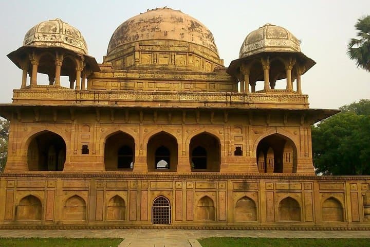 Chunar Fort & Vindhyachal Day Trip from Varanasi: Private Heritage Tour