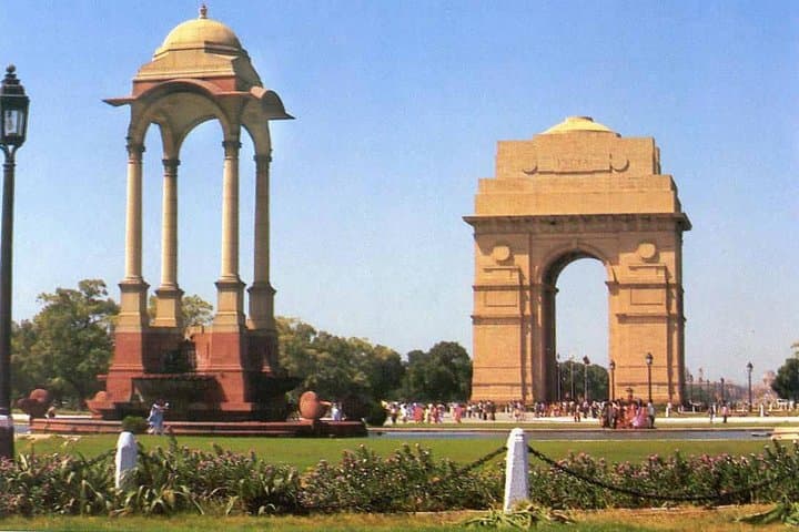 Private Transfer Jaipur to Delhi — Air‑Conditioned Car with Optional En‑Route Stops photo 2