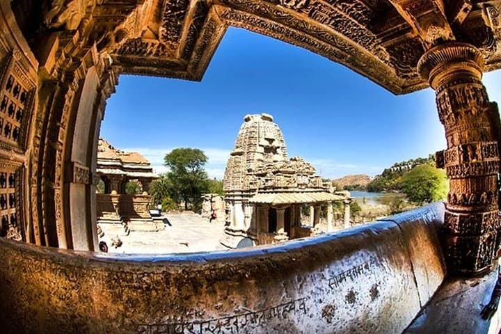 Half-Day Private Tour to Saas Bahu and Eklingji Temples from Udaipur