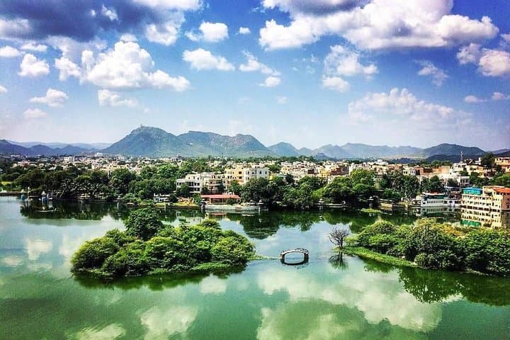 Private Transfer New Delhi to Udaipur — One-Way AC Car with English-Speaking Driver