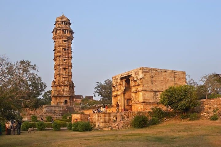 Skip-the-Line Chittorgarh Fort Tickets & Licensed Guide — Historic Hillwalk from Udaipur photo 2