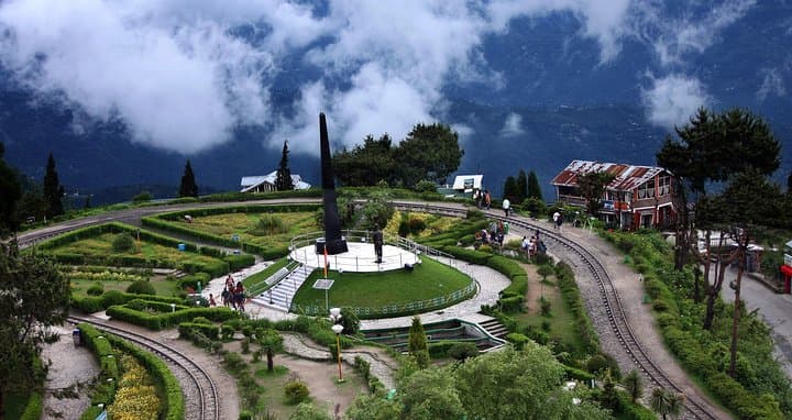 Darjeeling Full-Day Private Sightseeing: Tiger Hill, Tea Gardens & Toy Train
