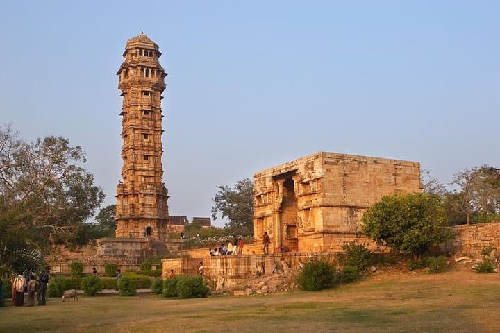 Udaipur to Jaipur Transfer via Chittorgarh Fort: Private Guided Stopover photo 2