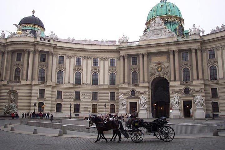 Budapest to Vienna Private Day Tour with Lunch — Customizable Full-Day Excursion photo 6