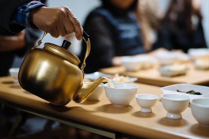 Traditional Korean Brewery Tasting & Hanok Workshop in Insadong