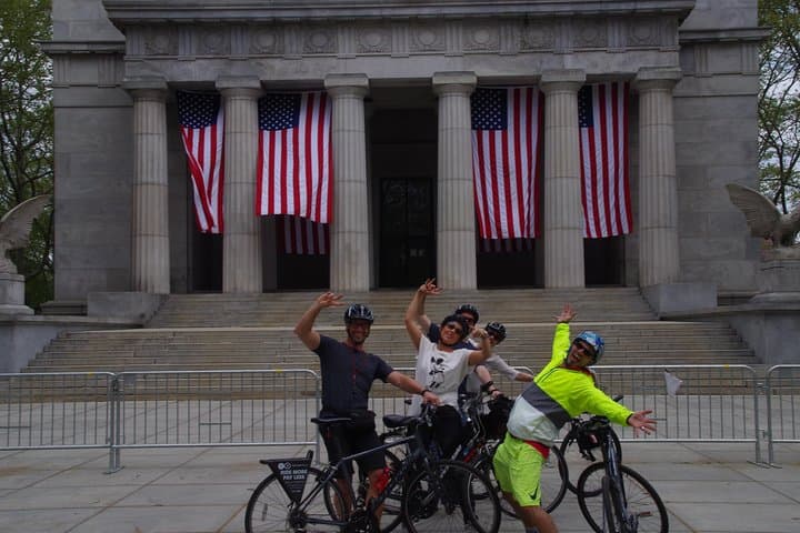 Private NYC Bike Tour: Full-Day Guided Ride from Columbus Circle to DUMBO photo 2