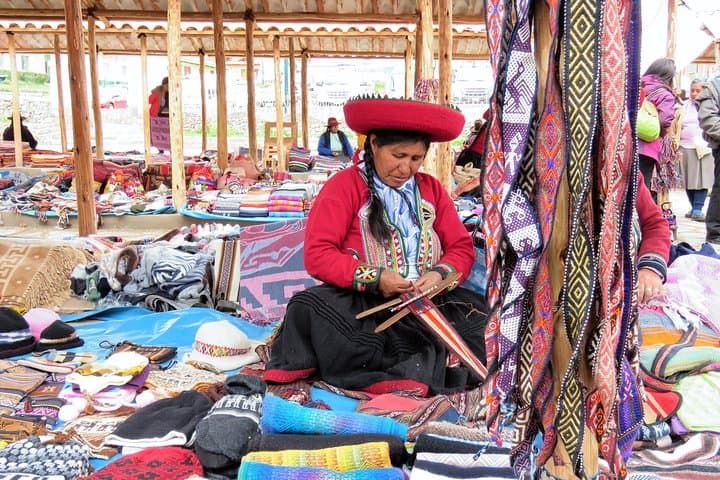 6-Day Peru Highlights: Cusco, Machu Picchu & Lake Titicaca Adventure