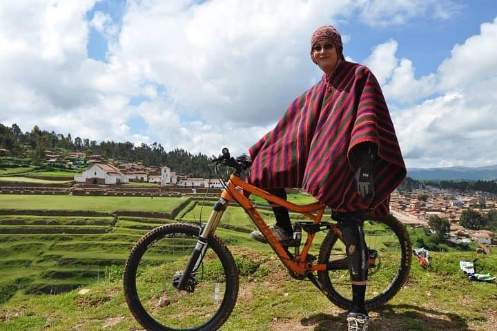 Sacred Valley Biking Tour from Cusco: Downhill Ride from Chinchero to Urquillos photo 1