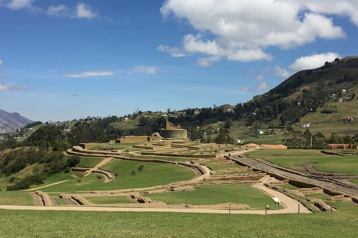 Hike the Inca Trail to Ingapirca: Culebrillas Lagoon & Ecuadorian Paramo Day Trip photo 2