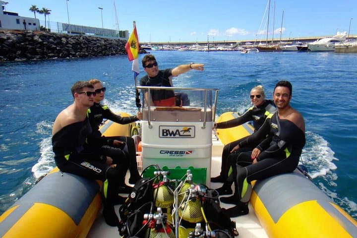 Discover Tenerife: Beginner Scuba Diving by Boat from Puerto Colón photo 2
