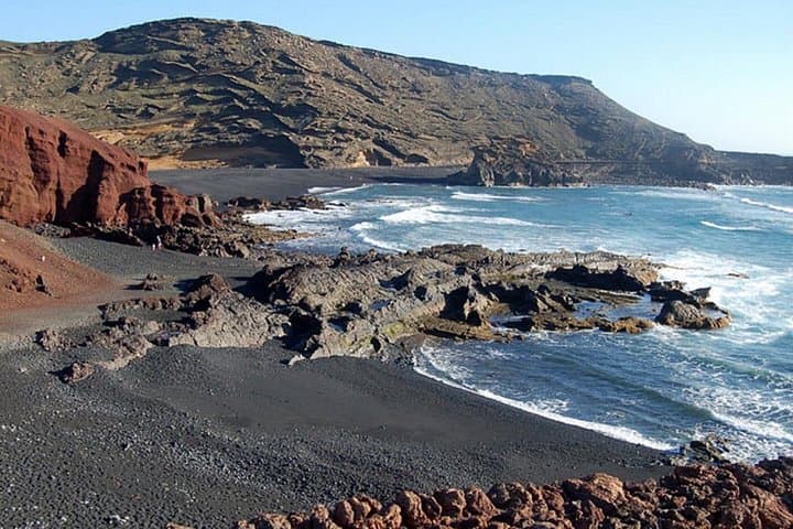 Lanzarote Full-Day Island Tour: Timanfaya, Jameos & Wine Tasting