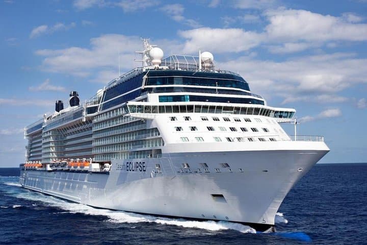 Private Transfer from Central London to Southampton Cruise Port via Windsor Castle