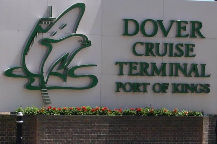 Private Transfer Heathrow or London to Dover | Chauffeured Ride to Dover Cruise Port photo 1