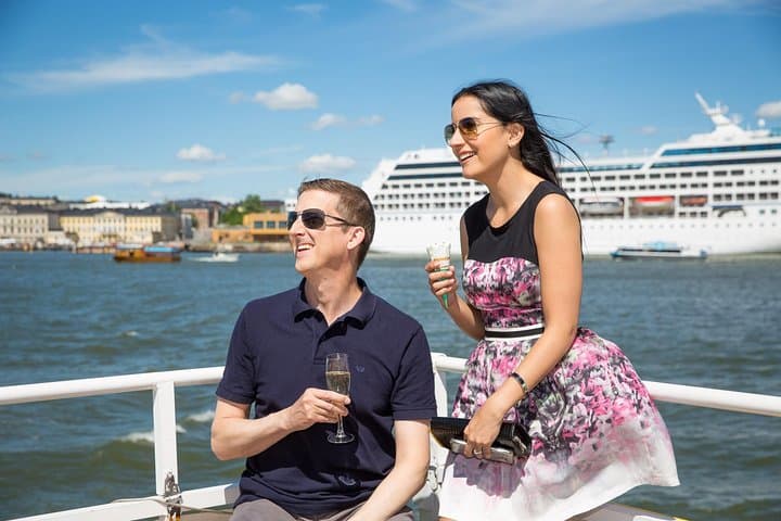 Helsinki Shoreline Cruise: 90-Minute City Highlights by Boat photo 2