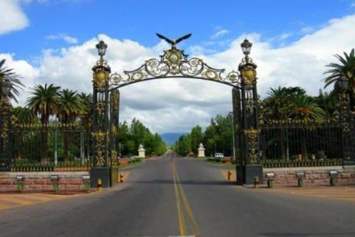 Mendoza City Tour with Cerro de la Gloria — Half-Day Parque General San Martín Highlights