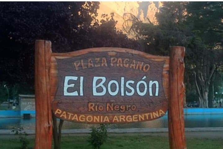 Bariloche to El Bolsón and Lago Puelo Day Trip — Artisan Market & Lago Puelo National Park photo 2