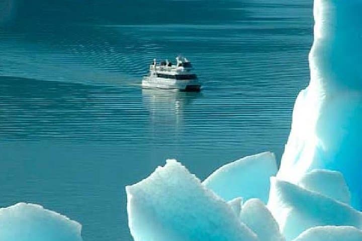 Perito Moreno Glacier Boat Cruise: Full-Day Excursion from El Calafate photo 2