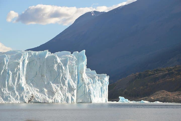 Perito Moreno Glacier Day Trip from El Calafate with Box Lunch