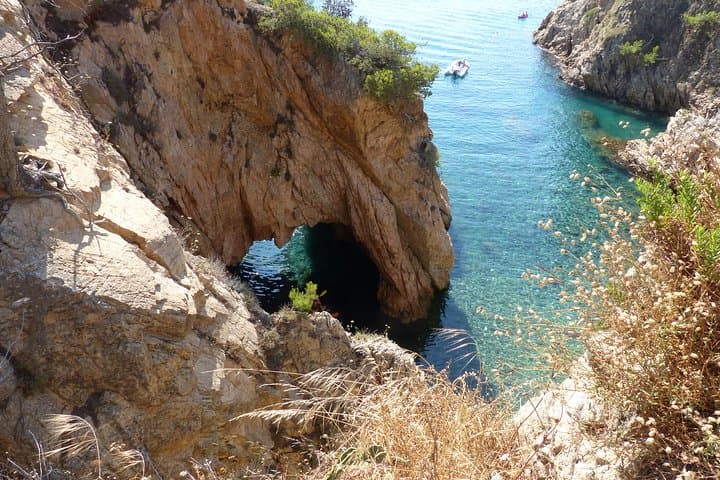 Hike Costa Brava's Cami de Ronda: Private Day Trip from Barcelona photo 2