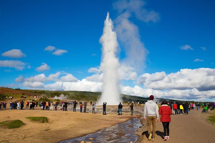Golden Circle Classic Day Tour from Reykjavik — Thingvellir, Geysir & Gullfoss