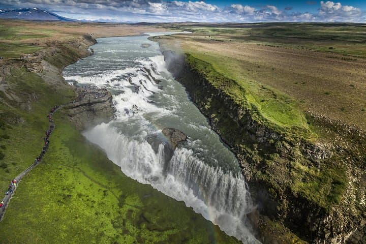 Golden Circle Classic Day Tour from Reykjavik — Thingvellir, Geysir & Gullfoss photo 2