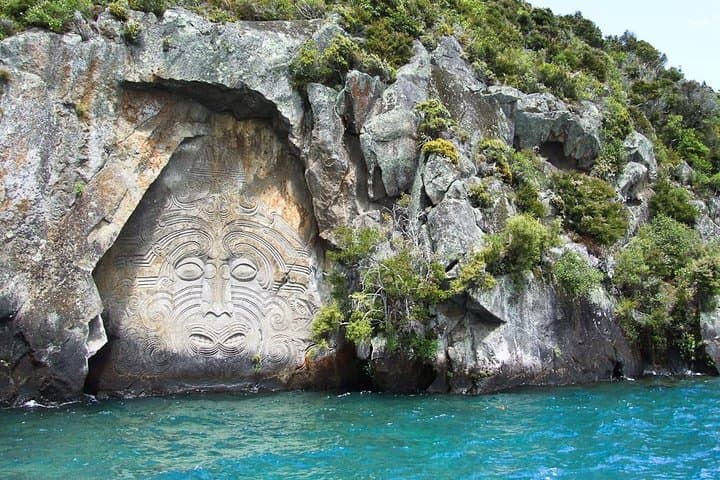 Stand Up Paddle Board Hire at Lake Taupo: Paddle to Mine Bay Maori Rock Carvings photo 2