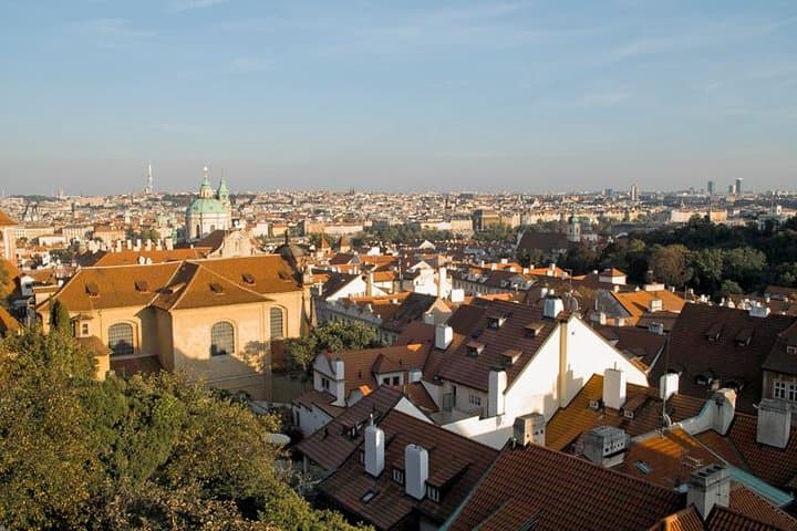 Ultimate Prague: Full-Day Guided Castle-to-Old-Town Walking Tour