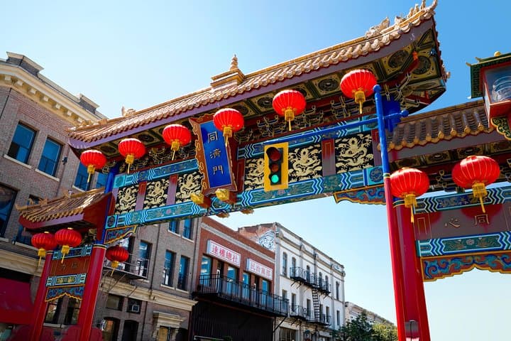 Pedicab Tour Through Victoria's Chinatown and Fan Tan Alley