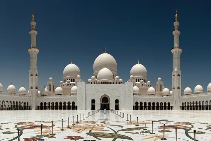 Private Abu Dhabi Day Trip: Sheikh Zayed Grand Mosque & Louvre Abu Dhabi from Dubai photo 4