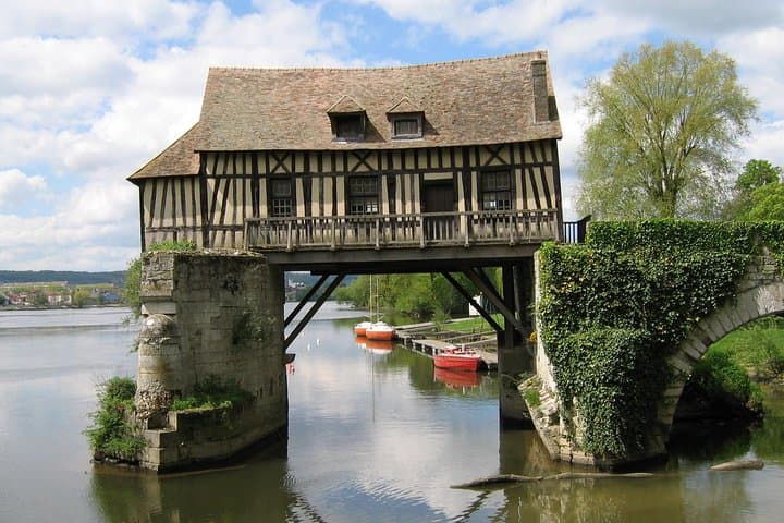 Giverny Bike Tour from Paris: Monet's Gardens & Riverside Picnic photo 2