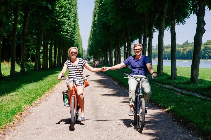Versailles by Bike: Full-Day Palace, Gardens & Picnic Tour photo 2