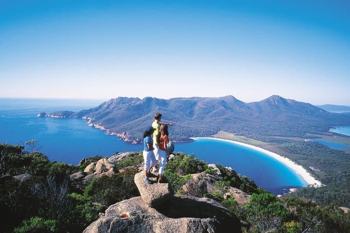 Full-Day Wineglass Bay Tour from Hobart: Hike, Wildlife & East Coast Wine Tasting
