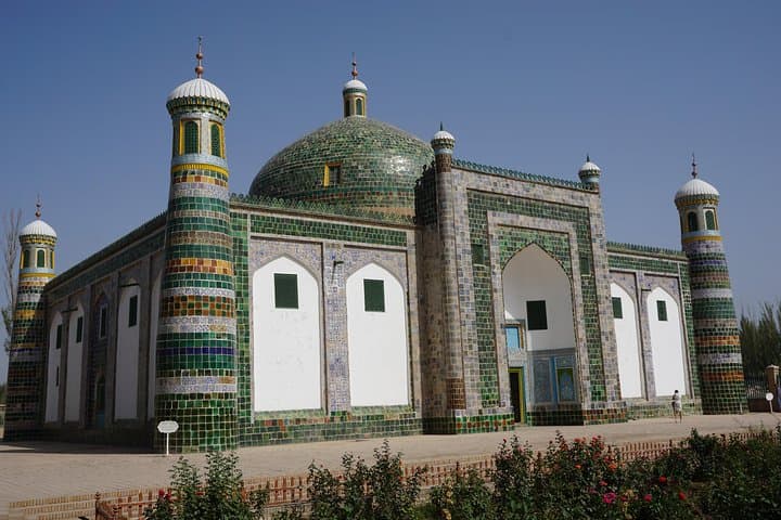 Kashgar to Karakul: 5-Day Muztagh Ata & Silk Road Highlands Tour photo 2