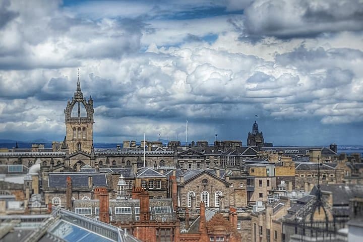 Edinburgh Old Town Historical and South Bridge Vaults Tour
