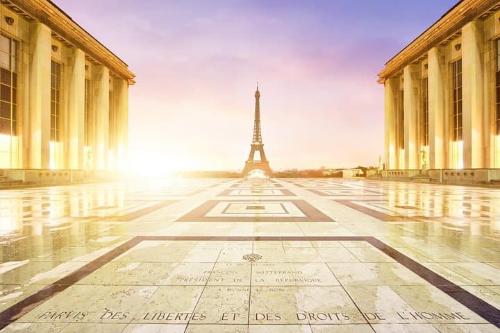Private Photo-Stop Minivan Tour of Paris — 3-Hour Custom Selfie Drive photo 1