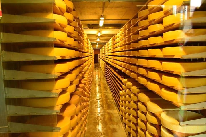 Geneva to Gruyère Day Trip: Cheese, Chocolate & Medieval Charm photo 2