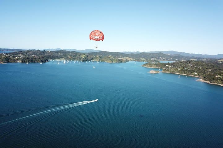 Private Parasail Charter Over the Bay of Islands: Soar Above Motu and Hole-in-the-Rock