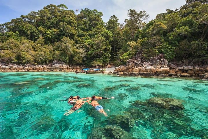 Koh Samui Island Cruise and Snorkel Full-Day Tour to Koh Tan