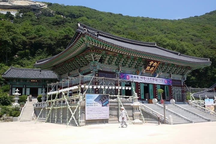Day Trip to Seongmodo Island & Ganghwa Peace Observatory — Kimchi Class, Temple Hike, Hanbok Photos