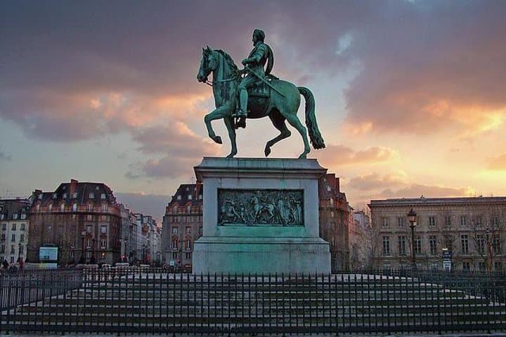 Paris by Night Ghost Tour — Walking the City's Dark History and Legends
