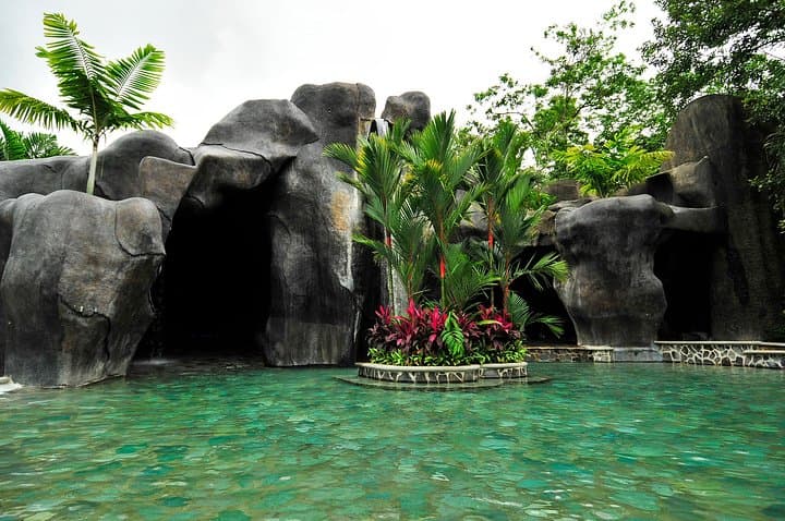 Arenal Volcano Lava Trail Hike and Baldi Hot Springs Dinner Experience in La Fortuna photo 2