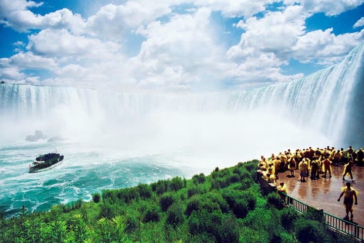 Luxury Private Tour of Niagara Falls from Toronto — Full-Day VIP Sightseeing & Niagara City Cruise photo 3