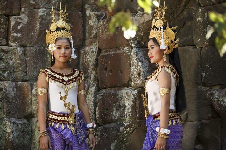 Experience the Apsara Dance and Khmer Dinner in Siem Reap