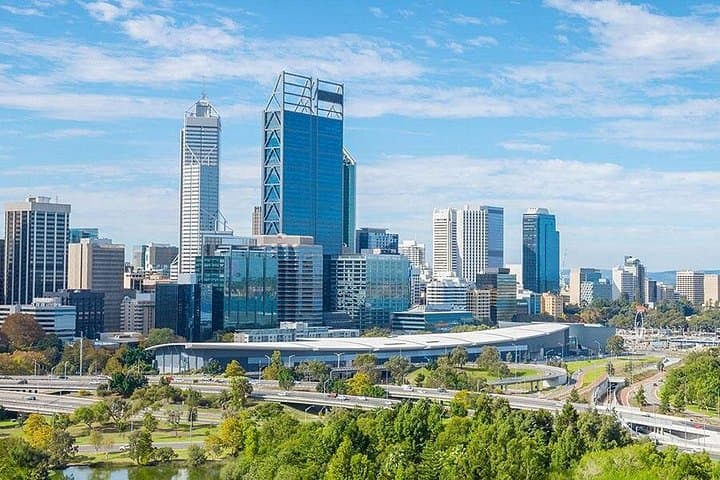 Perth to Fremantle & Swan Valley: Full-Day Tour with Caversham Wildlife Park