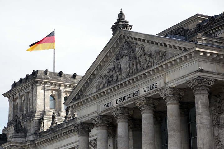 Private Berlin Half-Day Guided Driving Tour — Brandenburg Gate, Reichstag & Checkpoint Charlie photo 3