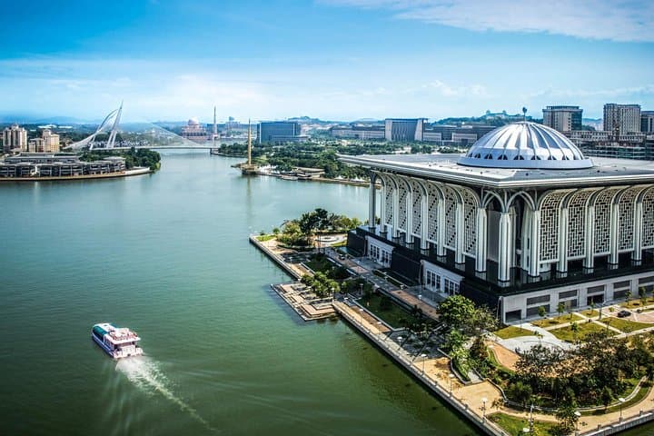 Half-Day Putrajaya & Batu Caves Tour with Agricultural Heritage Park photo 4