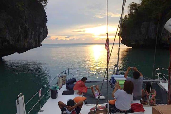 sunset-dinner-yacht-cruise-kuah-jetty-langkawi photo 2